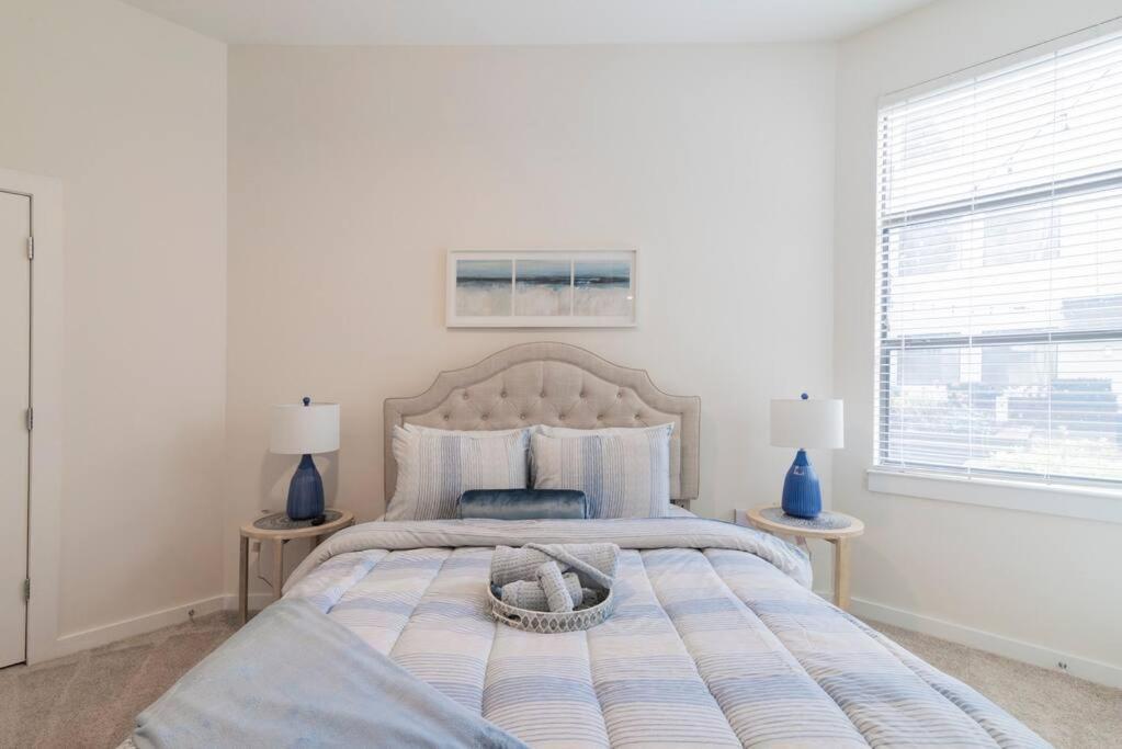 Charming Cozy Apartment With Wi-Fi & Free Parking Шарлотт Экстерьер фото