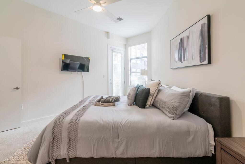 Charming Cozy Apartment With Wi-Fi & Free Parking Шарлотт Экстерьер фото